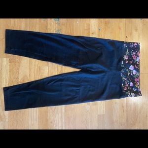 Victoria’s Secret Cropped Leggings
